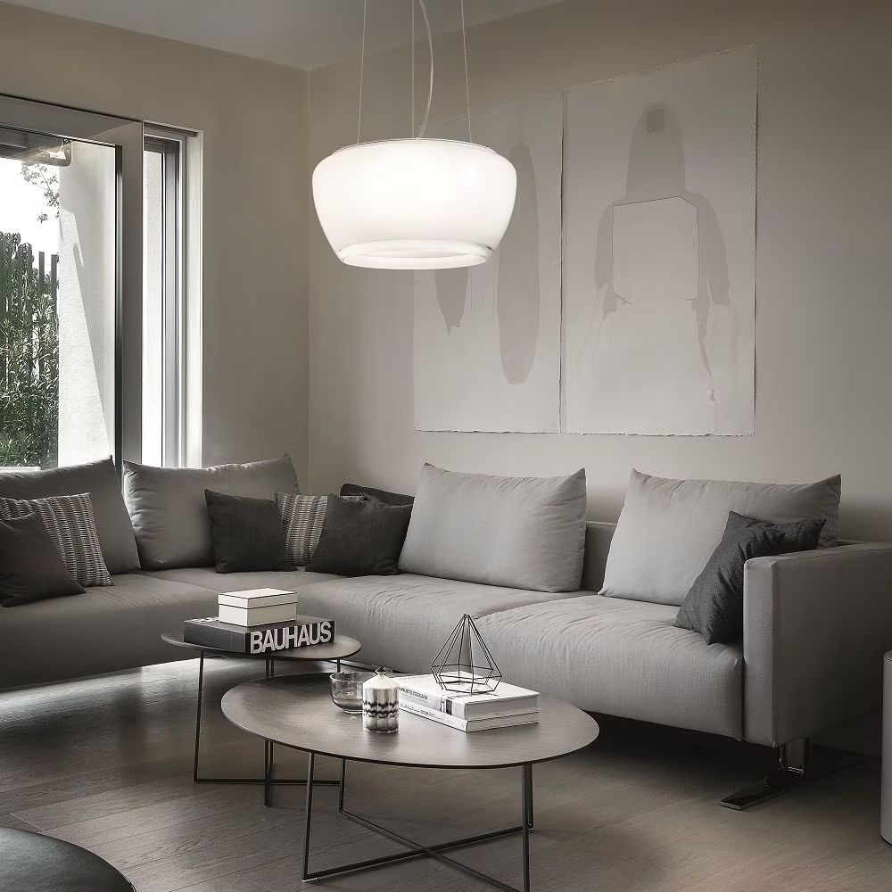 vistosi implode rippvalgusti interjööris