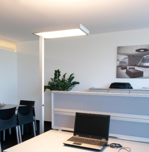 Moltoluce põrandavalgusti system