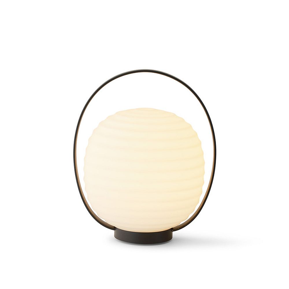 new-works-lantern-laetav-lauavalgusti