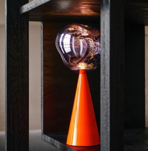 Tom Dixon MELT PORTABLE lauavalgusti neonpunane interjööris