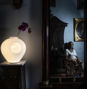 FOSCARINI madre table lamp interior 2