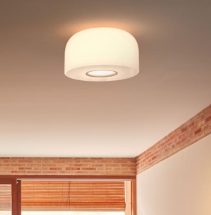 Flos bellhop glass laevalgusti interjööris