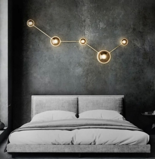 Lasvit Constellation seinavalgusti interjööris 5