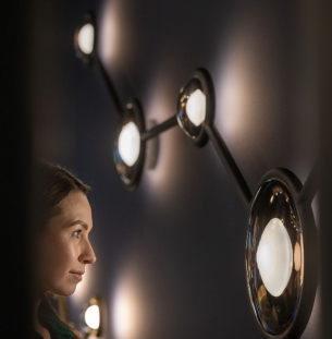 Lasvit Constellation seinavalgusti interjööris 71