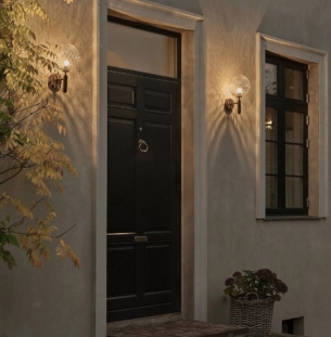 Nuura Miira Outdoor seinavalgusti interjööris 1