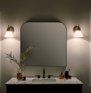 Elstead Farum 1 vannitoavalgusti pronks interjööris