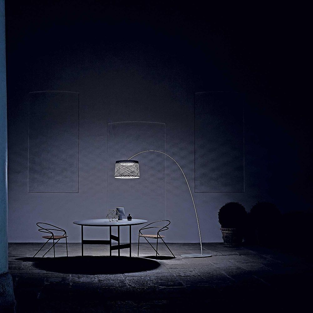 Foscarini Twiggy Grid niiskuskindel põrandavalgusti interjööris 1