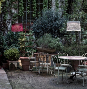 Foscarini Twiggy Grid niiskuskindel põrandavalgusti interjööris