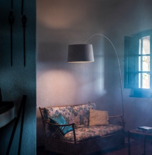 Foscarini Twiggy wood põrandavalgusti interjööris 1