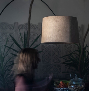 Foscarini Twiggy wood põrandavalgusti interjööris