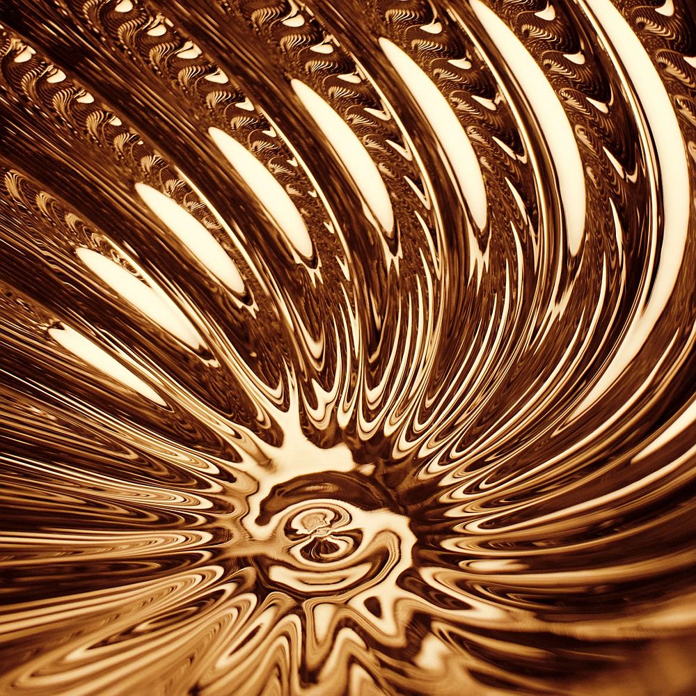 Tom Dixon Whirl rippvalgusti kuldne detail