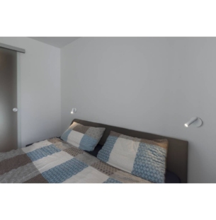 SLV Karpo 30 seinavalgusti interjööris