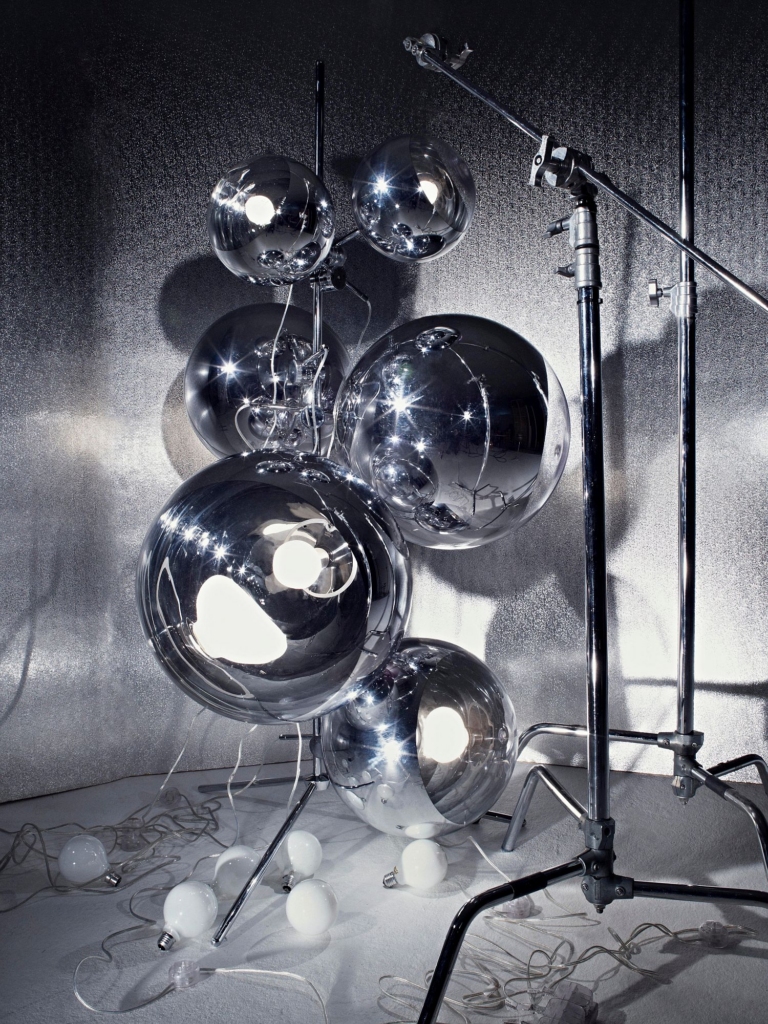 Tom Dixon mirror ball chanderlier põrandavalgusti interjööris 2