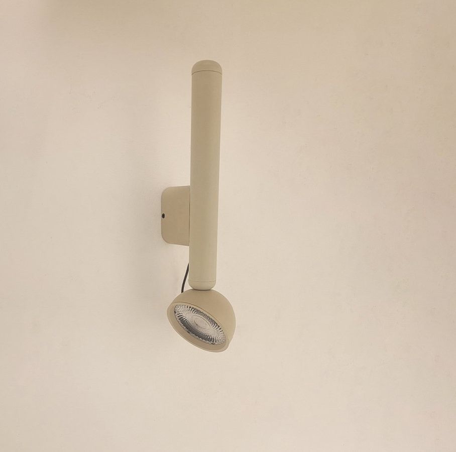 BLUX BERRY W seinavalgusti beež 1