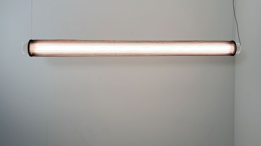 BLUX SLIM SKIN SH rippvalgusti interjööris