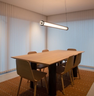 BLUX SLIM SKIN SH rippvalgusti interjööris 3