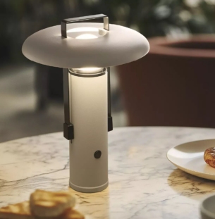 Linealight camping lauavalgusti interjööris