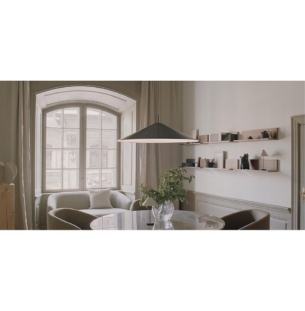 New Works Brolly rippvalgusti interjööris 2