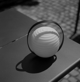 New works Lantern laetav lauavalgusti interjööris 5