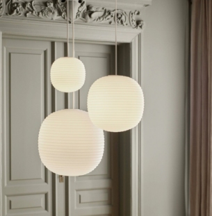 New Works Lantern rippvalgusti interjööris 3