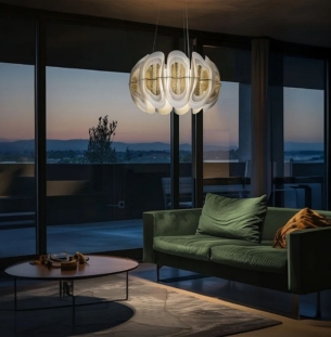 Slamp Fiordlys rippvalgusti interjööris 4