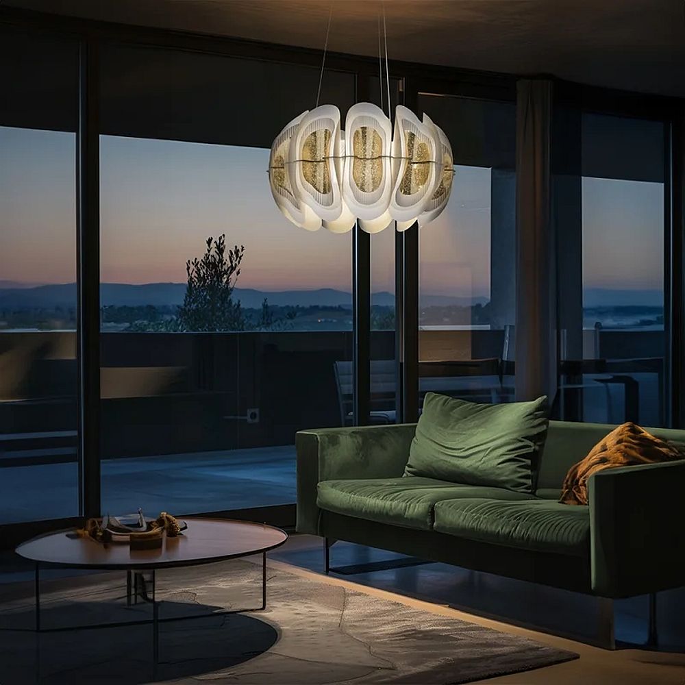 Slamp Fiordlys rippvalgusti interjööris 4