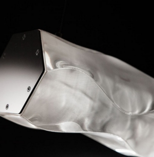 SLAMP HUGO horizontal rippvalgusti detail