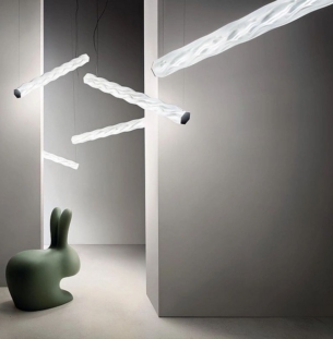 SLAMP HUGO horizontal rippvalgusti interjööris 2