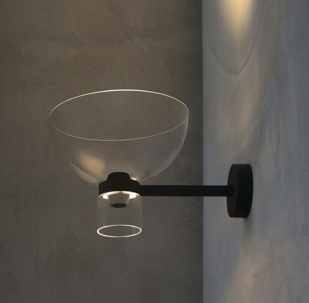 Flos Nocturne W Bowl seinavalgusti interjööris 2