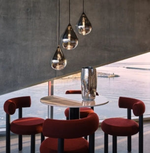 Tom Dixon Flare Bead rippvalgusti interjööris 1