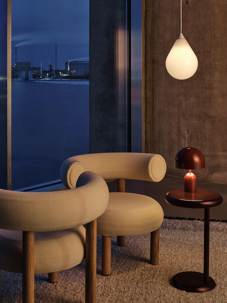 Tom Dixon Flare Bead rippvalgusti interjööris 45