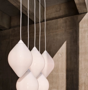 TOM DIXON FLARE Top rippvalgusti interjööris