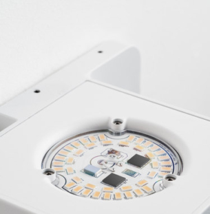 Seinavalgusti LineaLight Quad