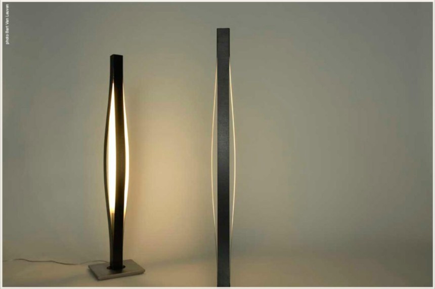 Интерактивный настольный светильник New York от фирмы Kinetura